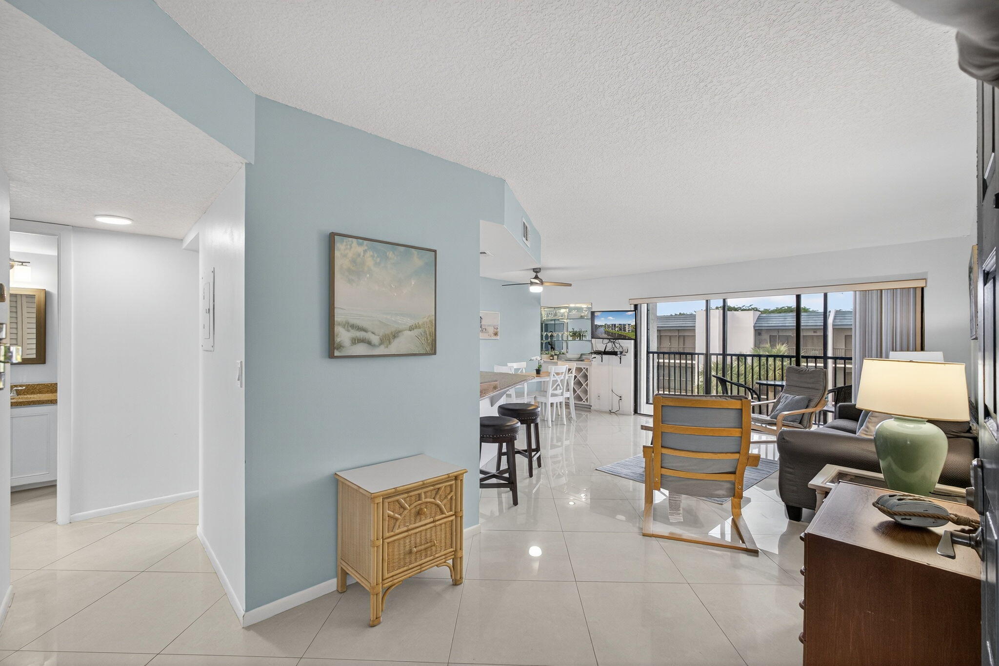1605 Highway 1, Unit A407 Jupiter, FL 33477 - Photo 18 of 44 Living Area