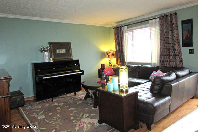 4908 Woodsend Road Louisville, KY 40229 - Photo 4 of 22 IMG_0653