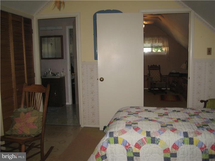 2830 Neptune Road Philadelphia, PA 19154 - Photo 18 of 25 Bedroom - Main