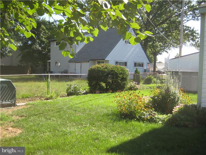 2830 Neptune Road Philadelphia, PA 19154 - Photo 6 of 25 Back Yard
