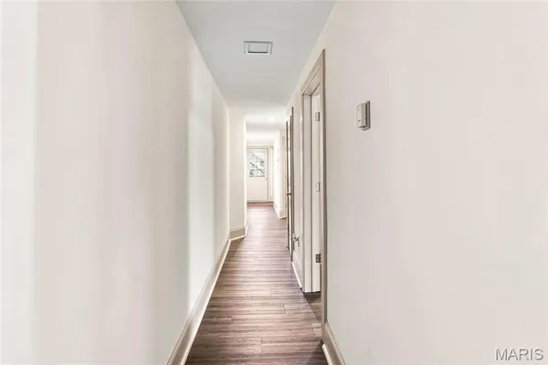 $1,650 | 3654 Shaw Boulevard, Unit 2 EAST, St. Louis, MO 63110