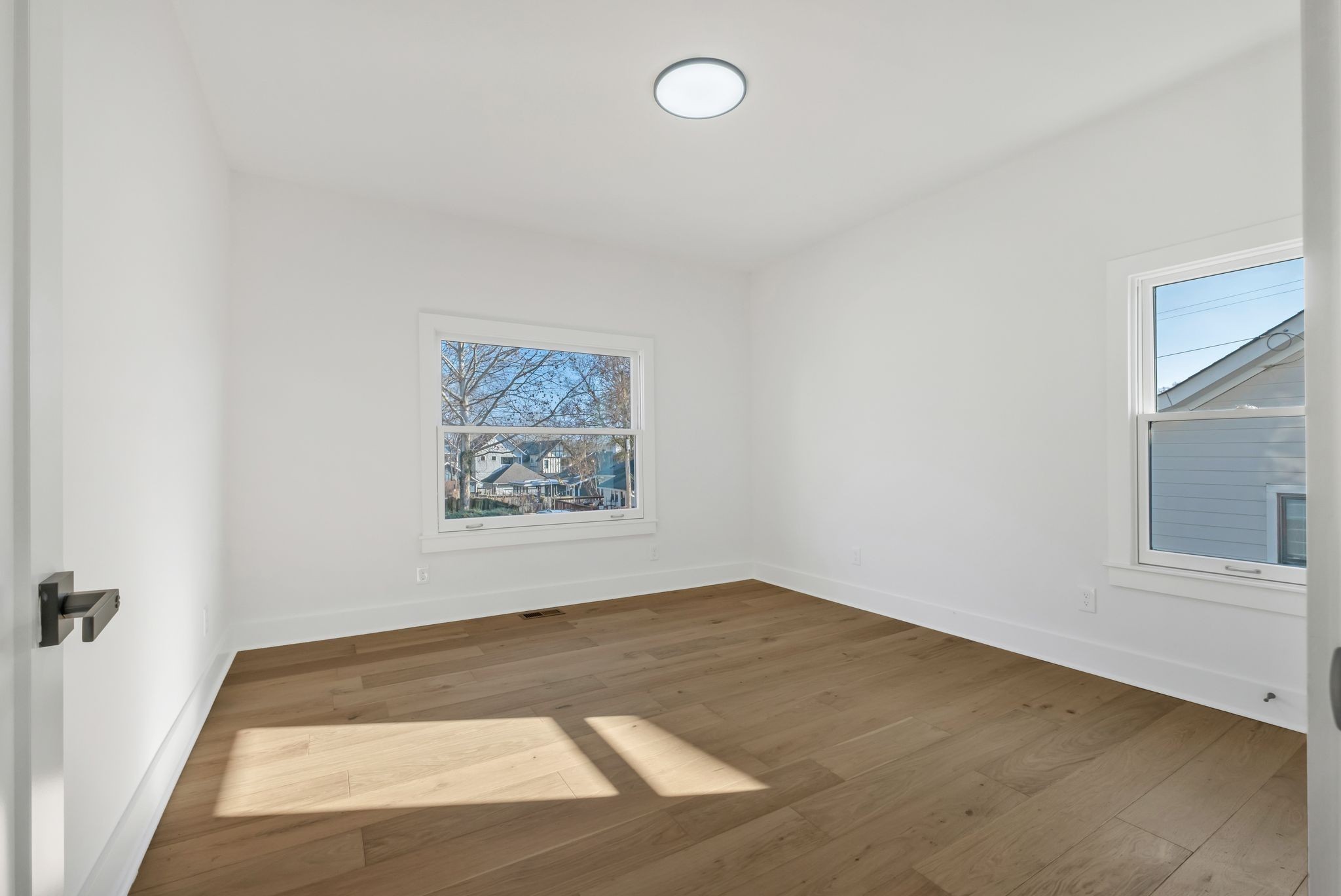 404 Rudolph Avenue Nashville, TN 37206 - Photo 18 of 34 an empty room with a window