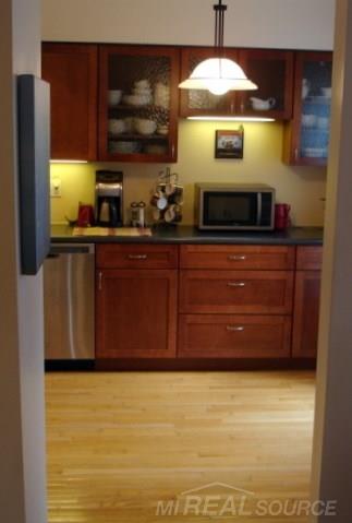 67 Manor Way Rochester, MI 48309 - Photo 6 of 18 MOST Beautiful Room!