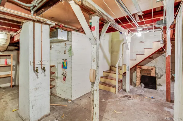 a view of yard and swimming pool