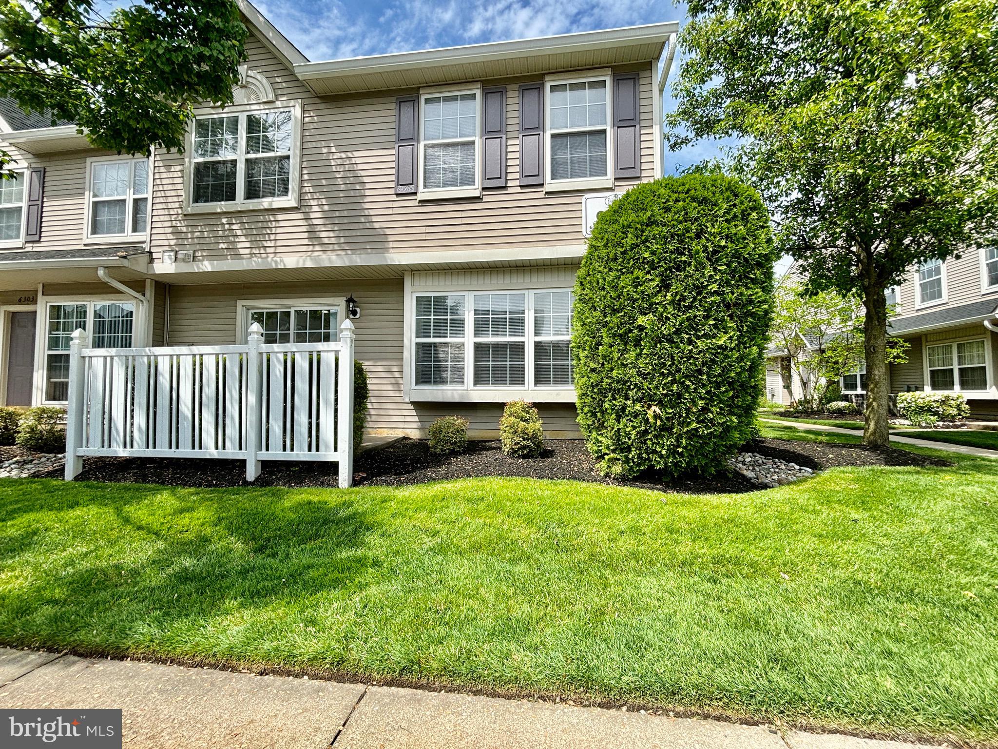 6304 Coventry Way Mount Laurel, NJ 08054 - Photo 3 of 32