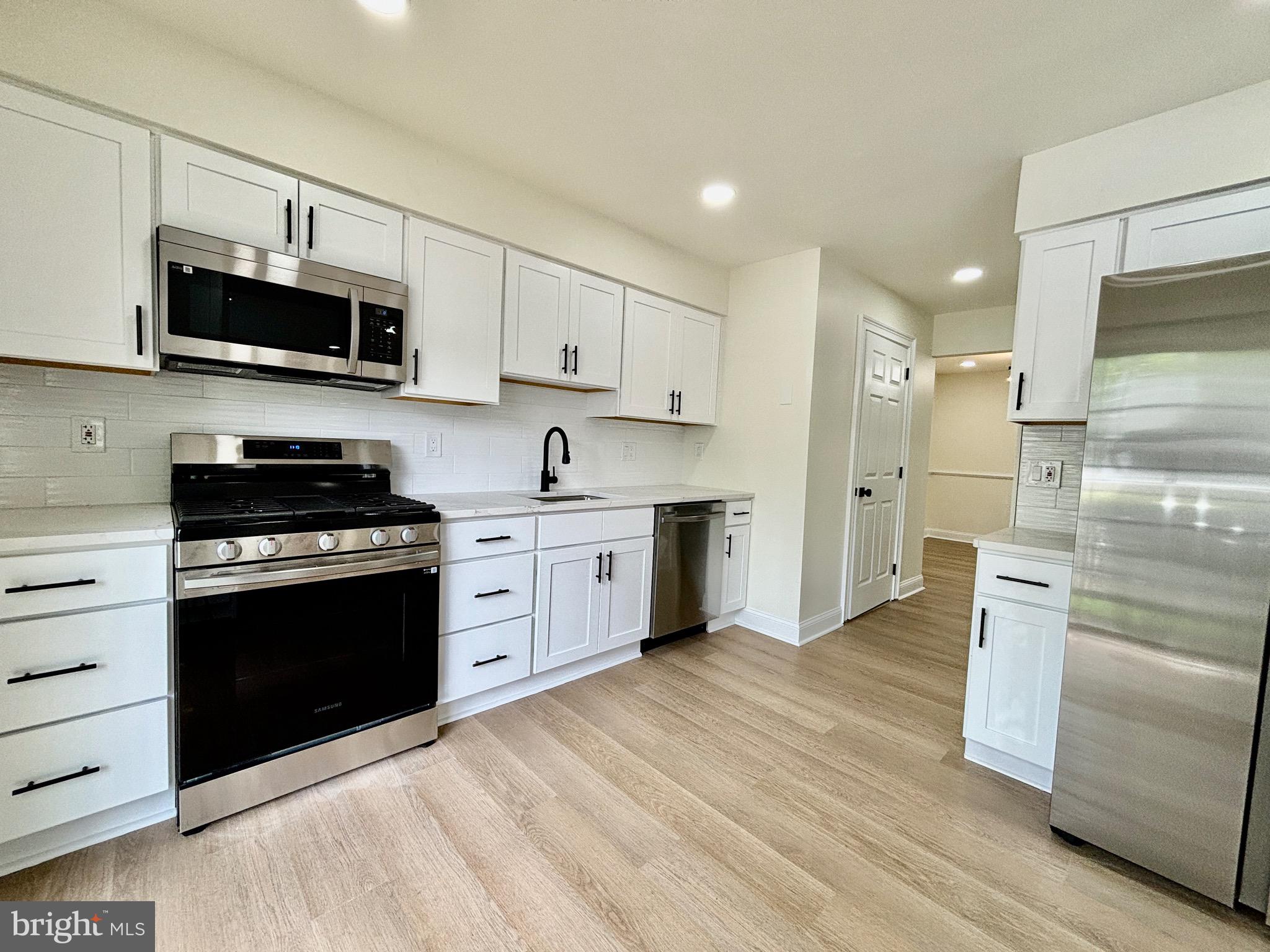 6304 Coventry Way Mount Laurel, NJ 08054 - Photo 8 of 32