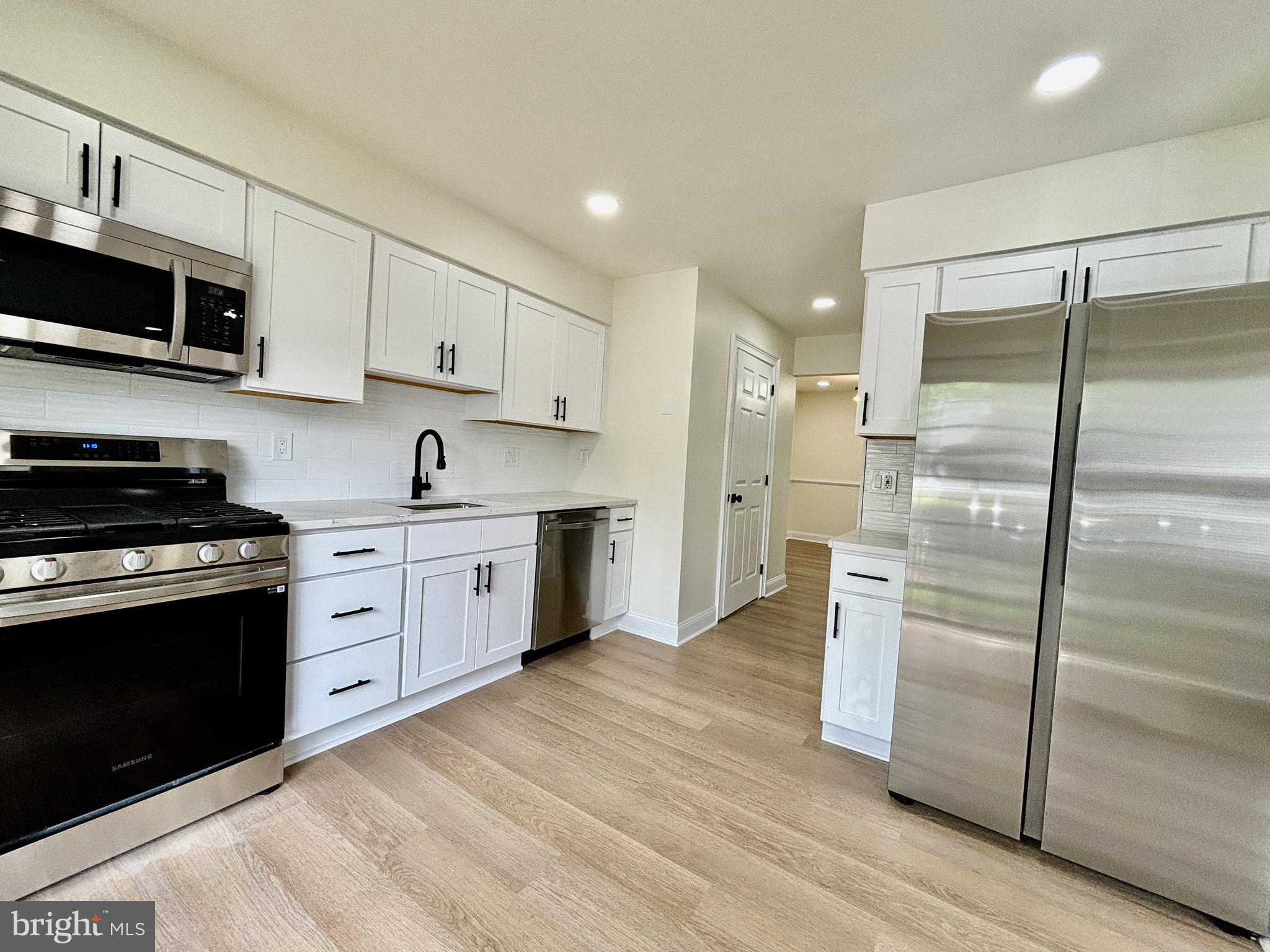 6304 Coventry Way Mount Laurel, NJ 08054 - Photo 9 of 32