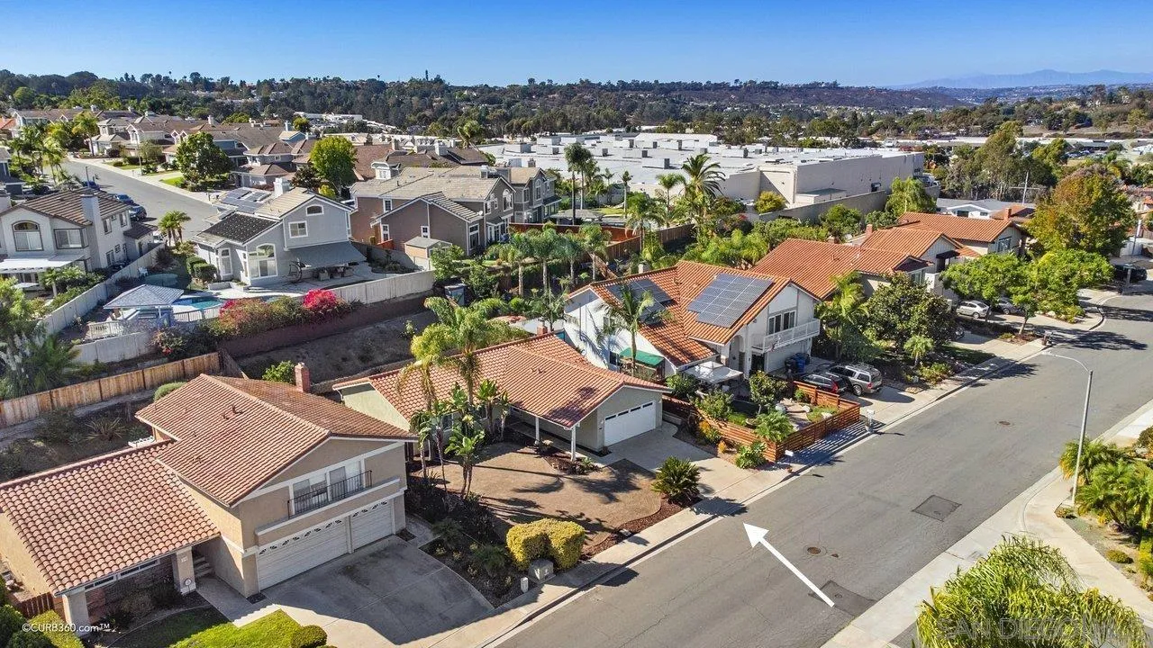 304 Avenida De Los Claveles Encinitas, CA 92024 - Photo 26 of 27 an aerial view of a city