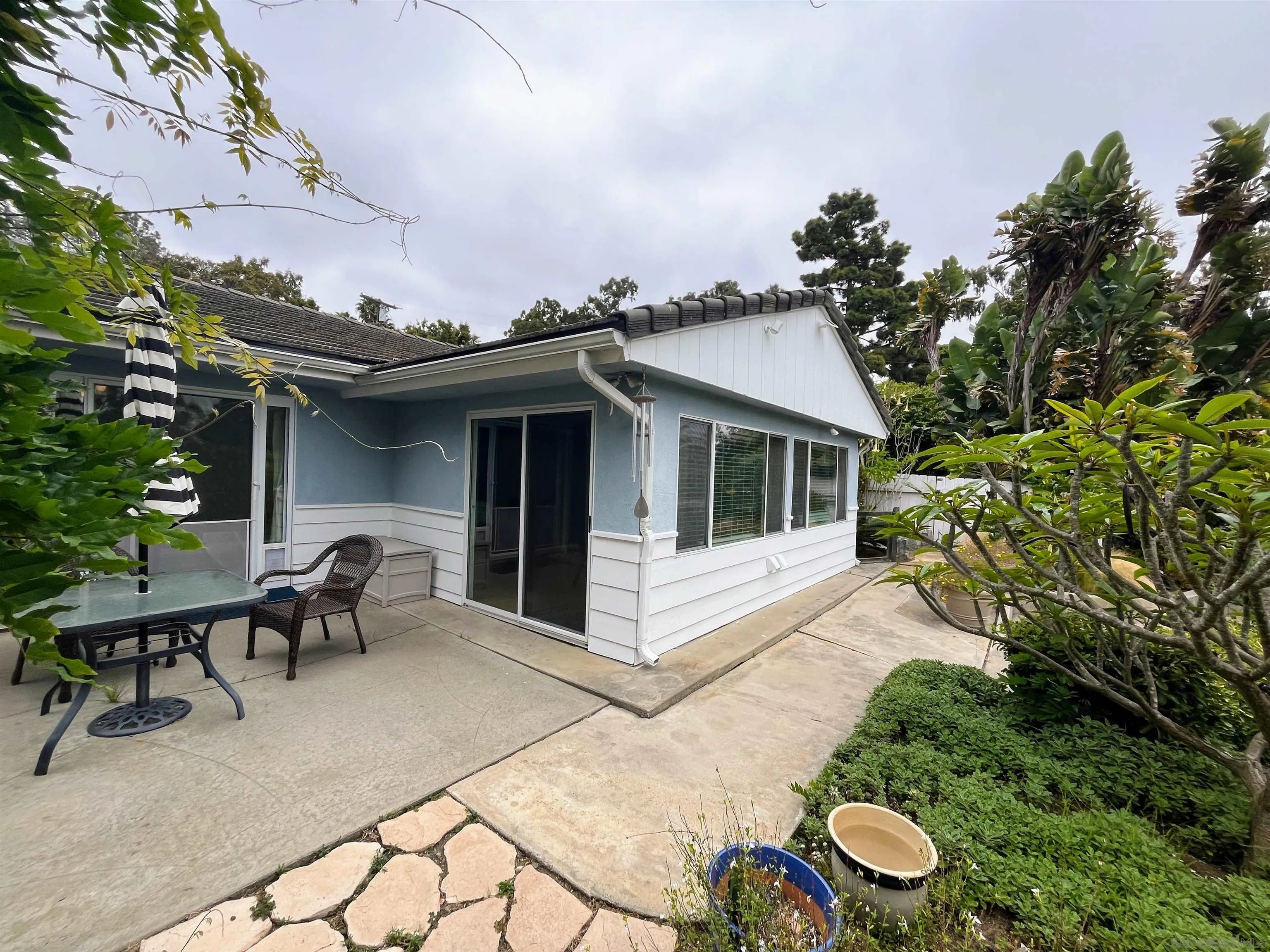 4688 Sun Valley Road Del Mar, CA 92014 - Photo 27 of 40 a view of a house with backyard and sitting area