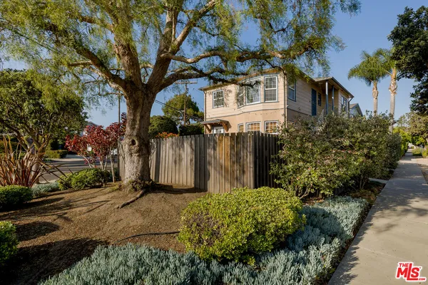 $1,795,000 | 1121 Grant Avenue, Venice, CA 90291