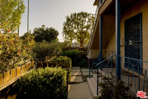 $1,795,000 | 1121 Grant Avenue, Venice, CA 90291