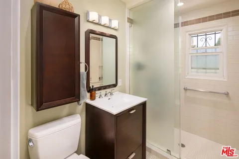 $1,795,000 | 1121 Grant Avenue, Venice, CA 90291