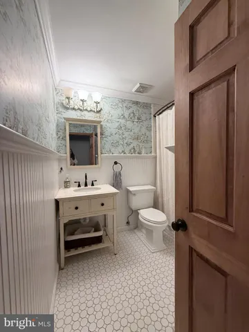 $2,900 | 16 Honeybee Avenue, Round Hill, VA 20141