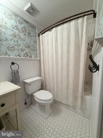 $2,900 | 16 Honeybee Avenue, Round Hill, VA 20141