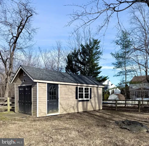 $2,900 | 16 Honeybee Avenue, Round Hill, VA 20141