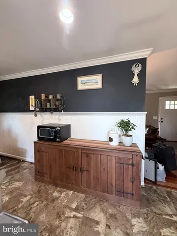 $2,900 | 16 Honeybee Avenue, Round Hill, VA 20141