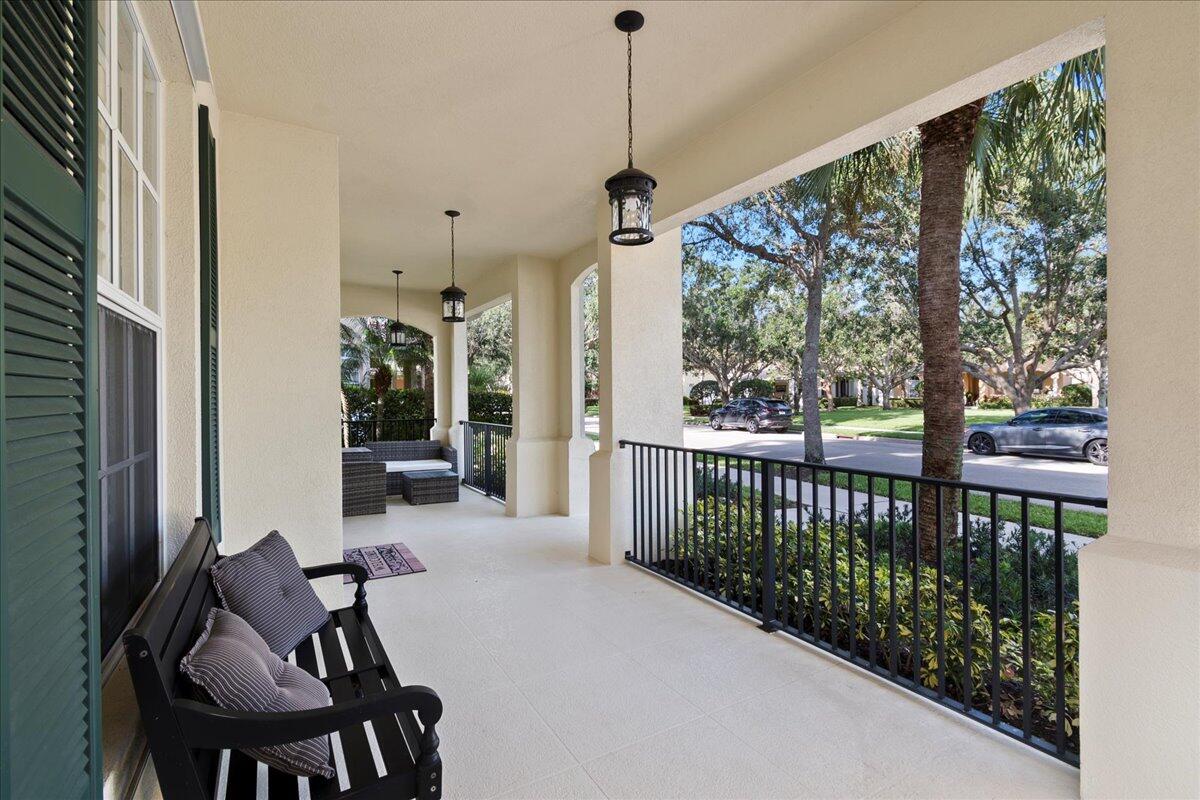 272 San Remo Drive Jupiter, FL 33458 - Photo 3 of 58 owengroupre.com