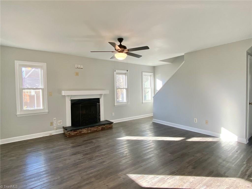 955 Ridgeview Avenue Winston-Salem, NC 27127 - Photo 4 of 16 Living Room