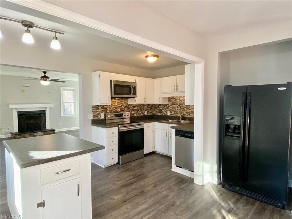 955 Ridgeview Avenue Winston-Salem, NC 27127 - Photo 6 of 16 Kitchen