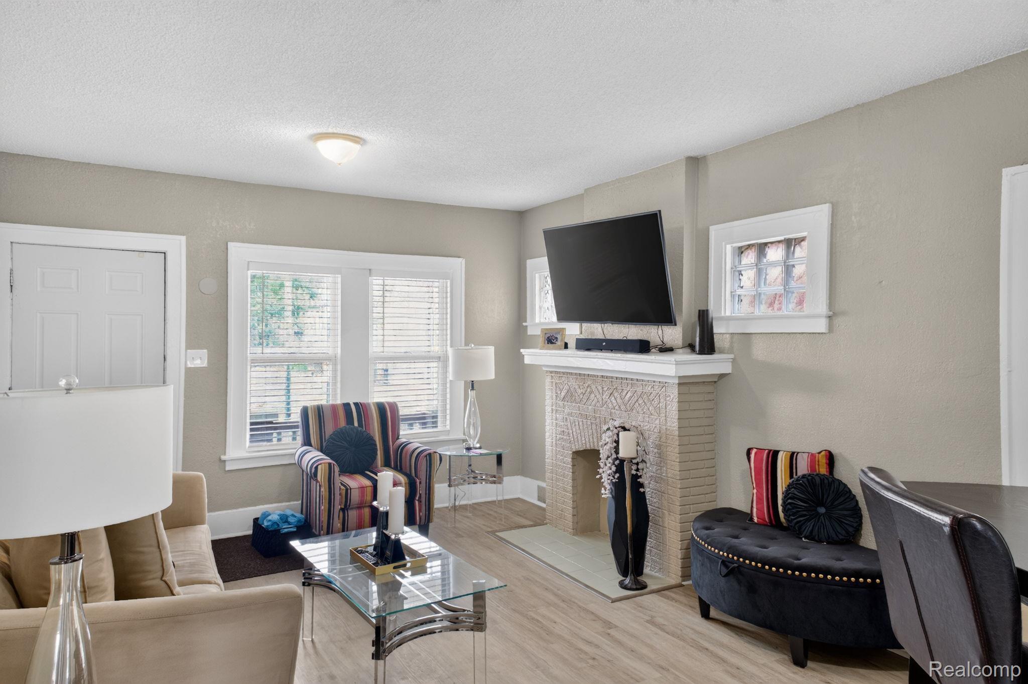 15859 Santa Rosa Drive Detroit, MI 48238 - Photo 9 of 33 9-web-or-mls-2J4A9777.jpg