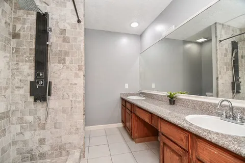 $250,000 | 2115 Barrington Pl Drive, Sugar Land, TX 77478