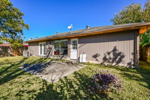 $250,000 | 2115 Barrington Pl Drive, Sugar Land, TX 77478