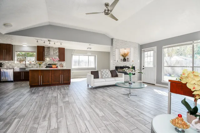 $275,000 | 2115 Barrington Pl Drive, Sugar Land, TX 77478