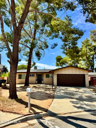$1,700 | 21325 Bancroft Court, California City, CA 93505