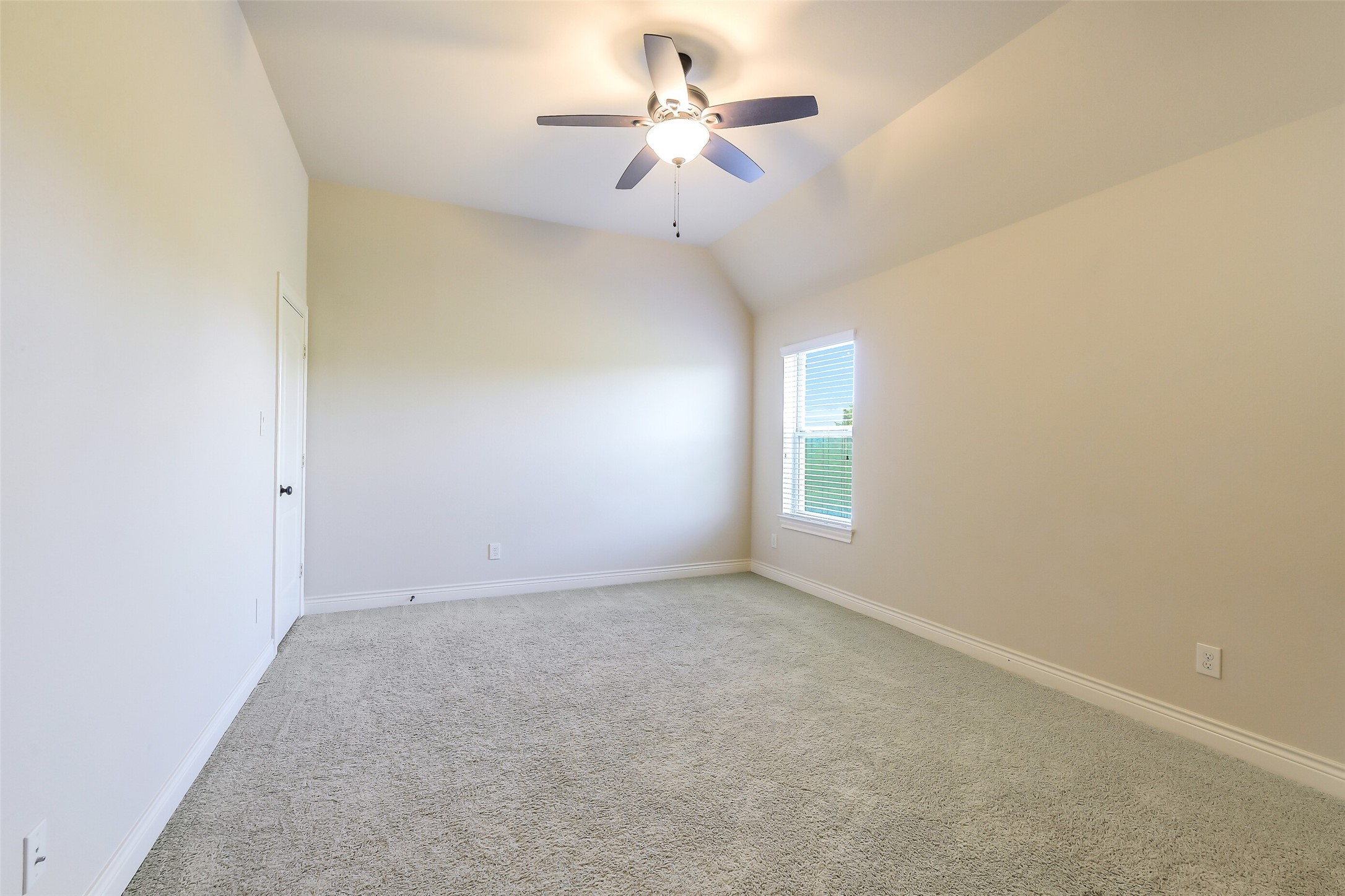 27906 Colonial Point Drive Katy, TX 77494 - Photo 31 of 39 a view of room with a ceiling fan and window