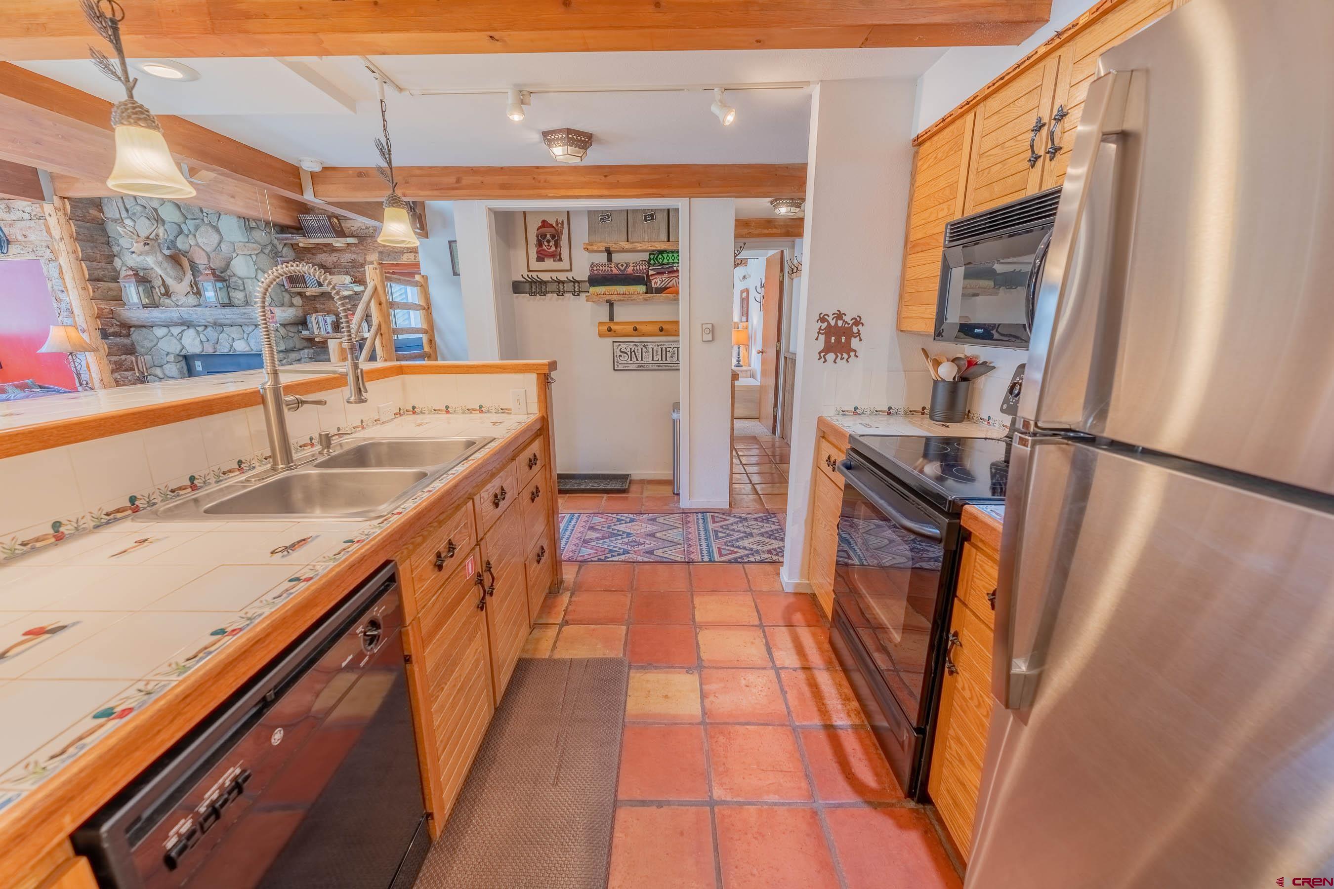 11 Hunter Hill Road, Unit 403 Crested Butte, CO 81225 - Photo 15 of 35 Gallery Image 15