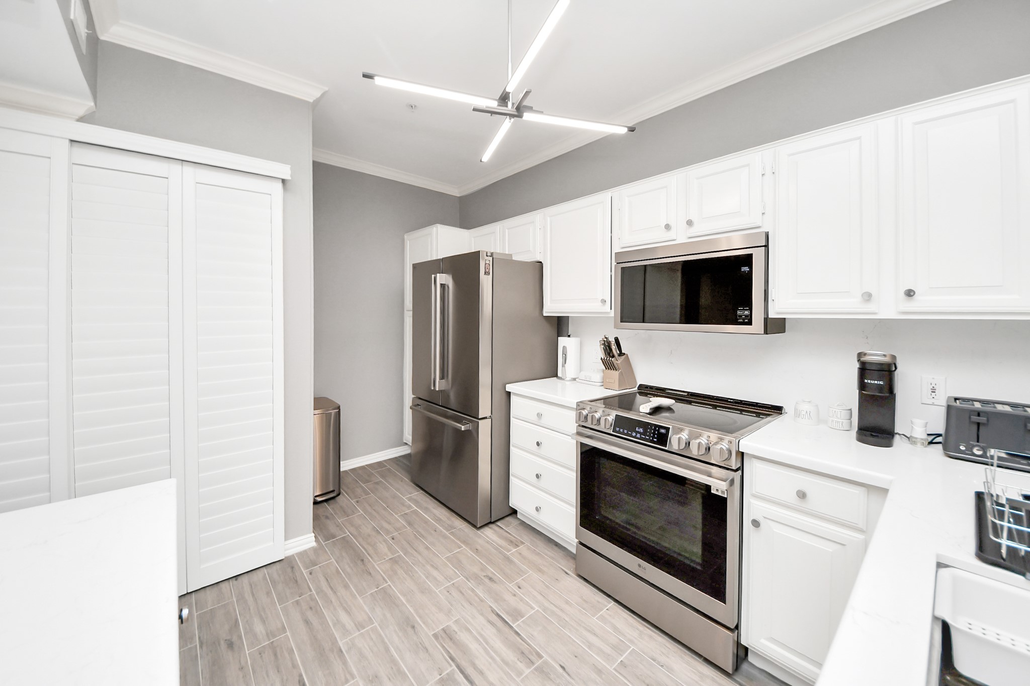 2111 Welch Street, Unit A211 Houston, TX 77019 - Photo 7 of 35