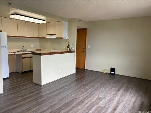 $1,850 | 5333 Likini Street, Unit 2101, Honolulu, HI 96818