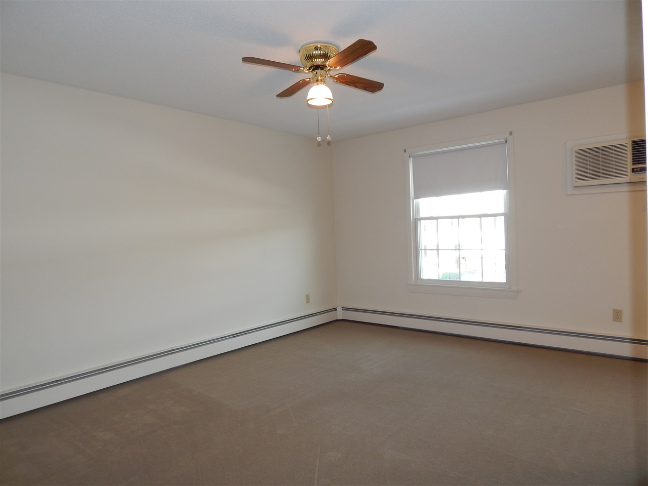 89 Winnacunnet Road, Unit 3 Hampton, NH 03842 - Photo 11 of 21 Gallery Image 11
