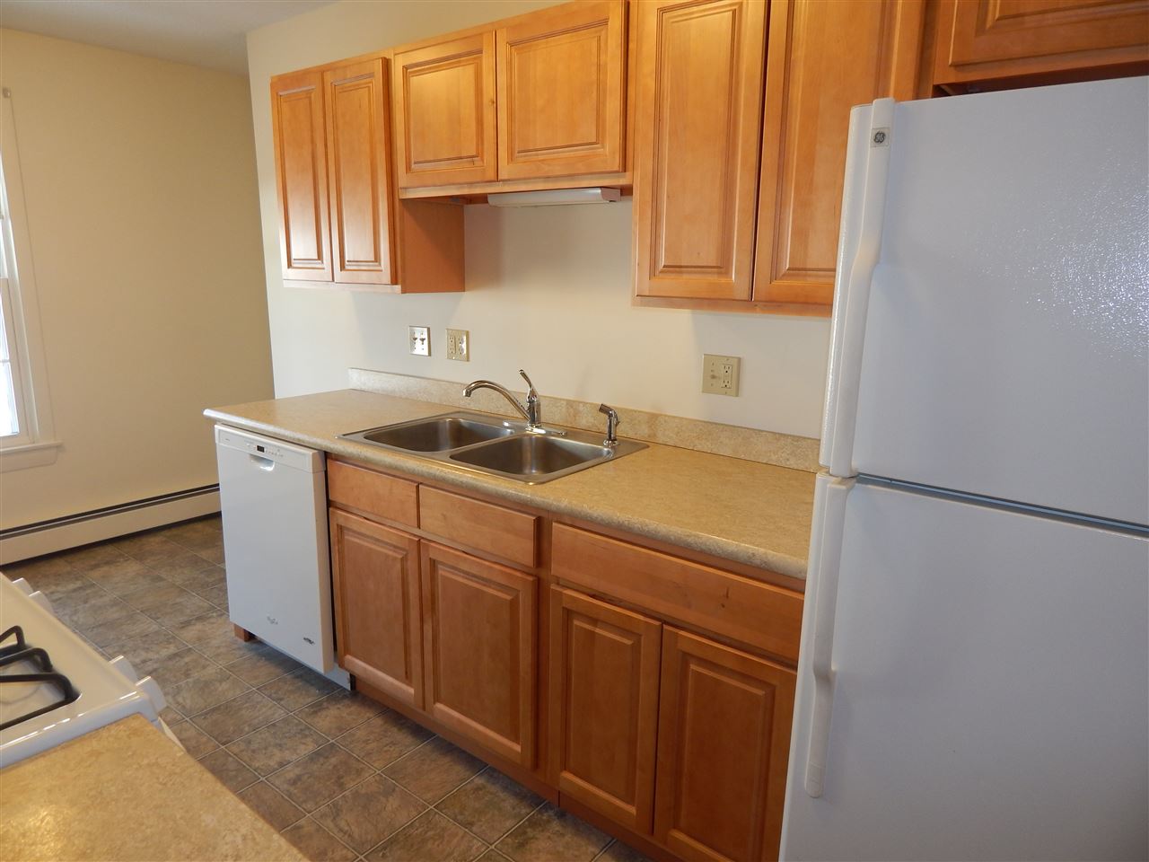 89 Winnacunnet Road, Unit 3 Hampton, NH 03842 - Photo 3 of 21 Gallery Image 3