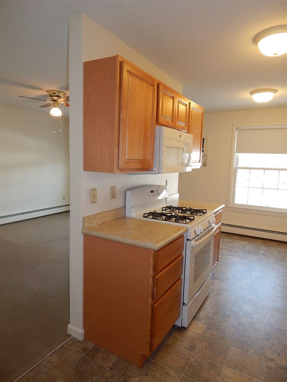 89 Winnacunnet Road, Unit 3 Hampton, NH 03842 - Photo 5 of 21 Gallery Image 5