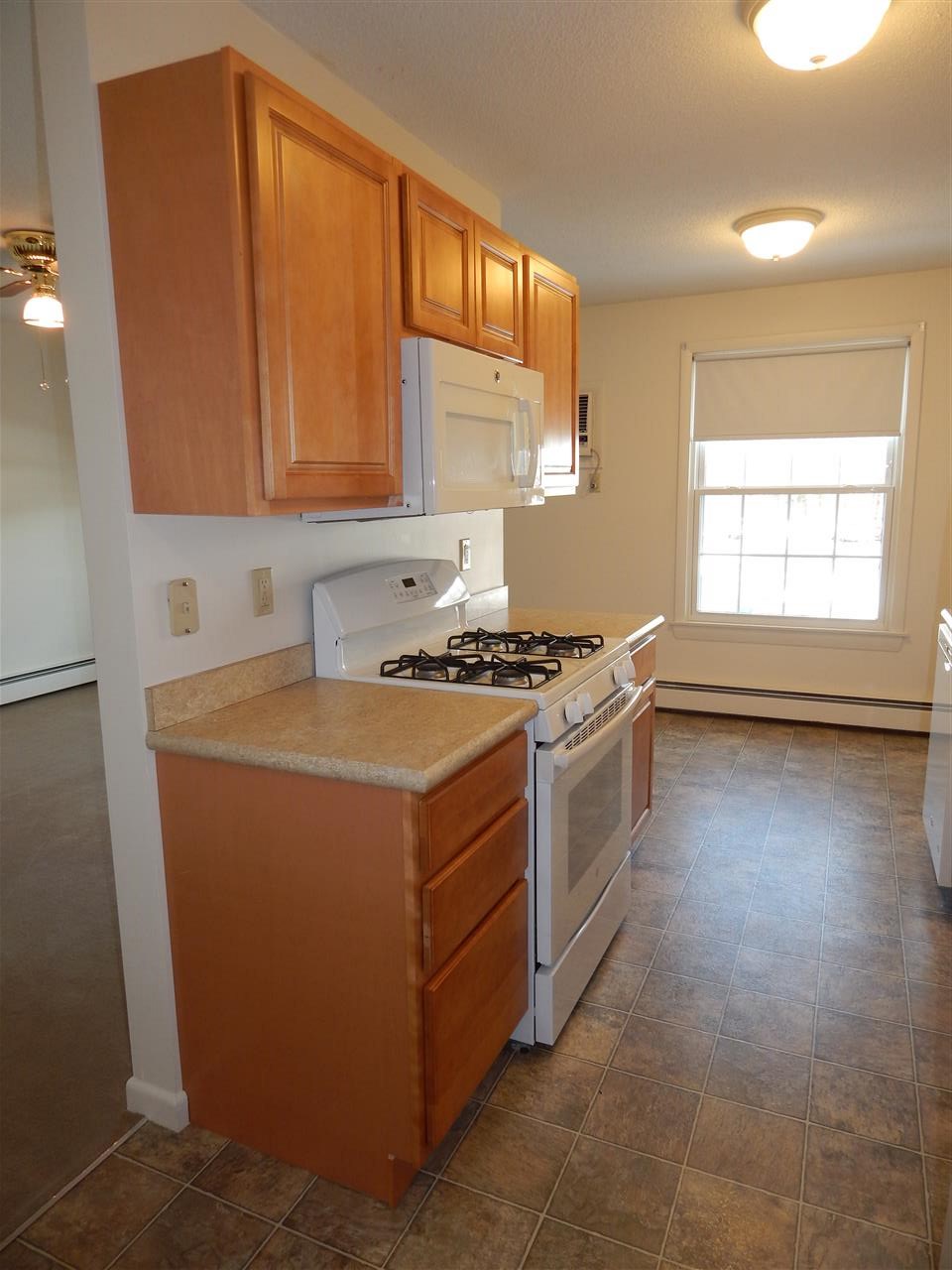 89 Winnacunnet Road, Unit 3 Hampton, NH 03842 - Photo 6 of 21 Gallery Image 6