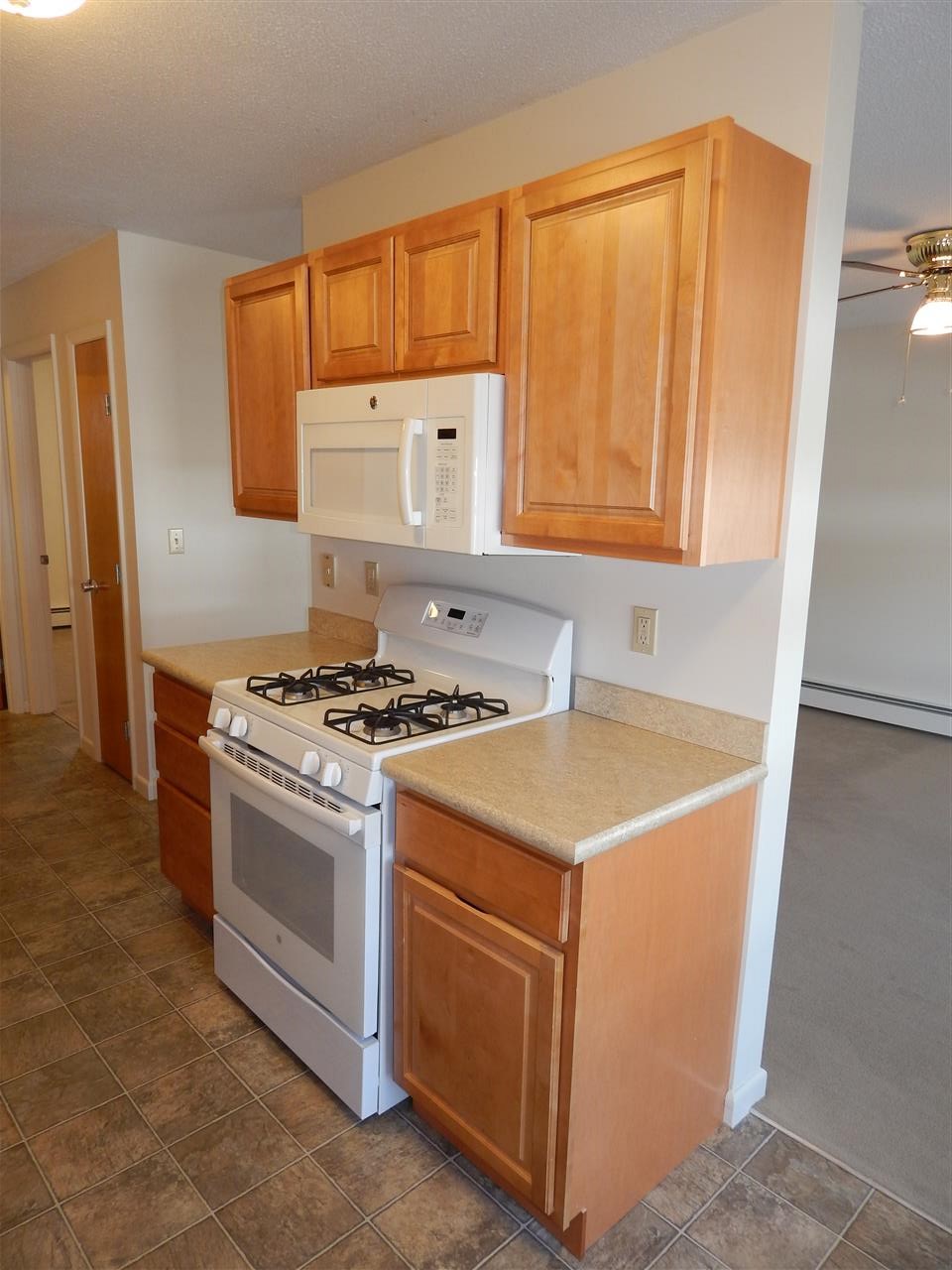 89 Winnacunnet Road, Unit 3 Hampton, NH 03842 - Photo 7 of 21 Gallery Image 7