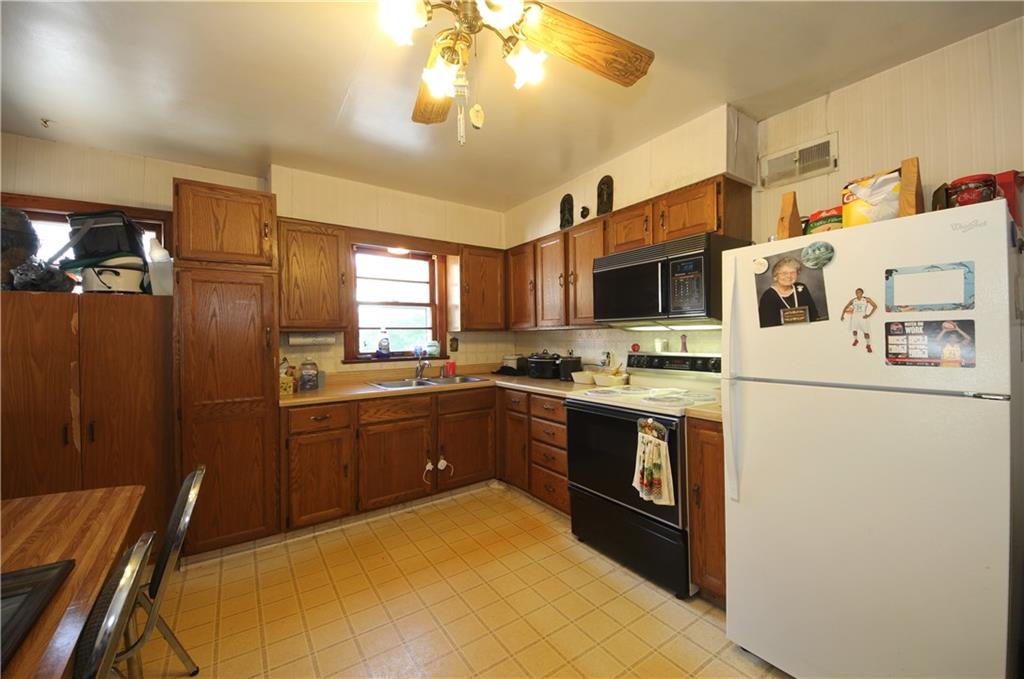 3622 Mann Road Indianapolis, IN 46221 - Photo 2 of 16 Gallery Image 2