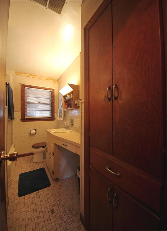 3622 Mann Road Indianapolis, IN 46221 - Photo 5 of 16 Gallery Image 5