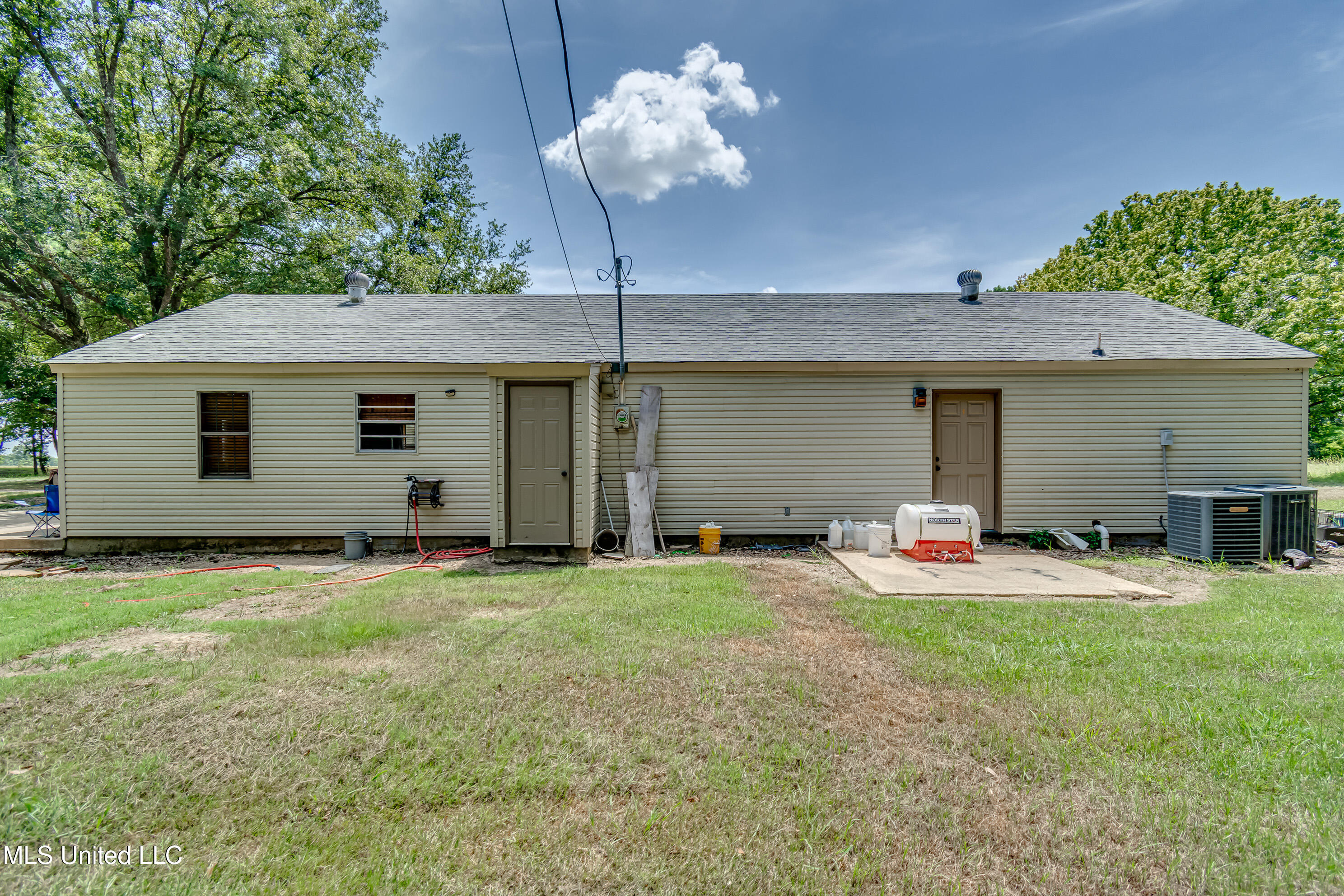 5925 Scotland Road Bentonia, MS 39040 - Photo 2 of 27 5925 Scotland Rd-7