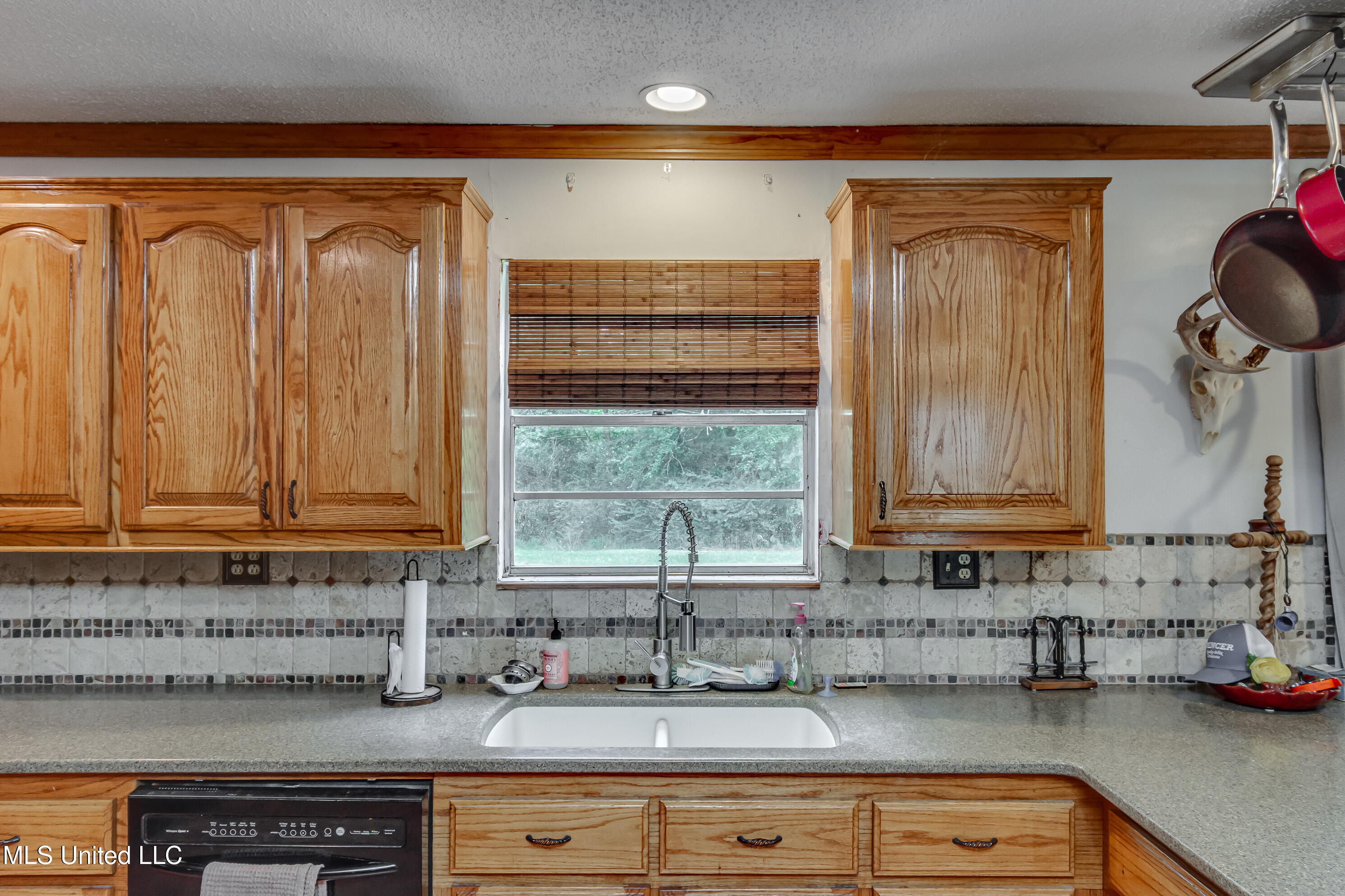 5925 Scotland Road Bentonia, MS 39040 - Photo 7 of 27 5925 Scotland Rd-25