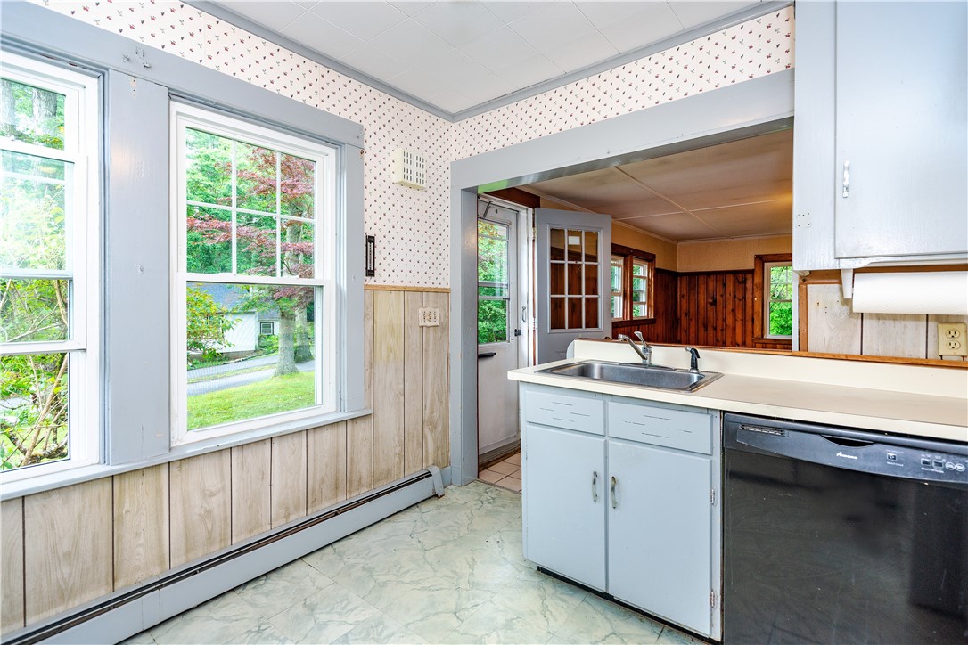 3442 Flat River Road Coventry, RI 02816 - Photo 20 of 38