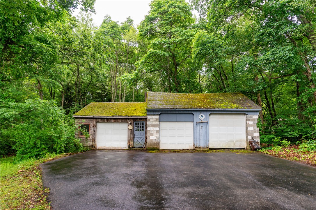 3442 Flat River Road Coventry, RI 02816 - Photo 4 of 38