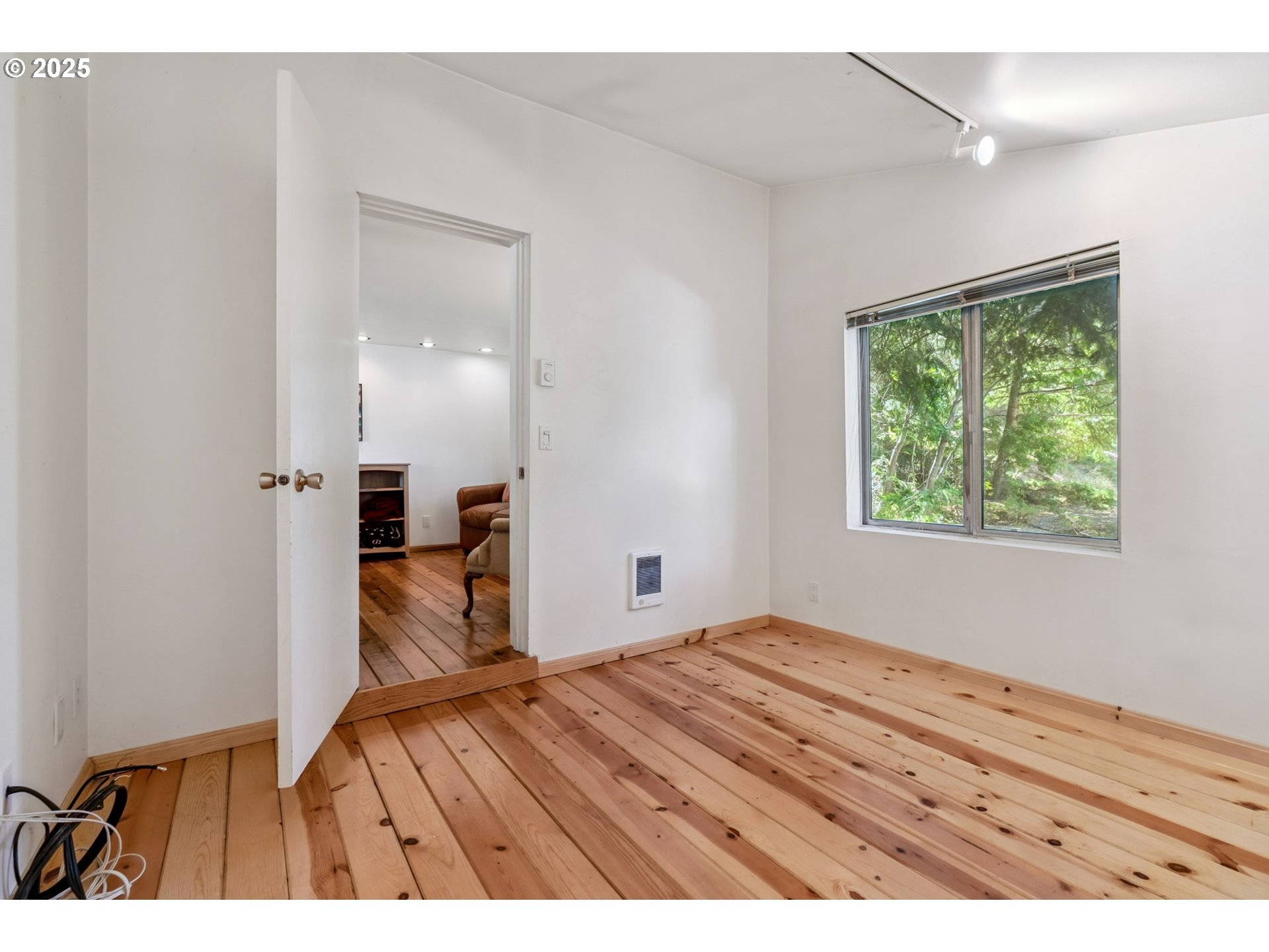 1910 Proctor Road Mosier, OR 97040 - Photo 22 of 43 Water Garden