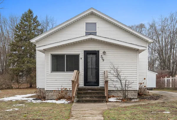 $2,400 | 309 Friant Street, Grand Haven, MI 49417