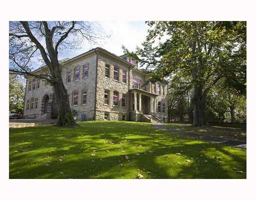 426 Spring Street, Unit B102 Newport, RI 02840 - Photo 1 of 1 Exterior Front.