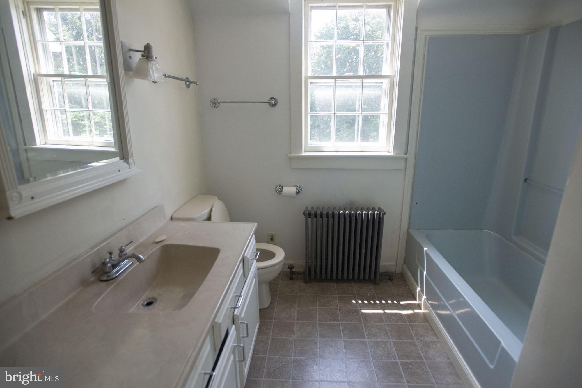 874-884 Delta Road Red Lion, PA 17356 - Photo 20 of 27 a bathroom with a sink and a bathtub
