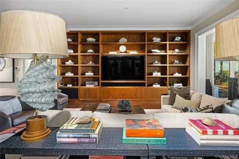 $9,950,000 | 106 Premium Point, New Rochelle, NY 10801