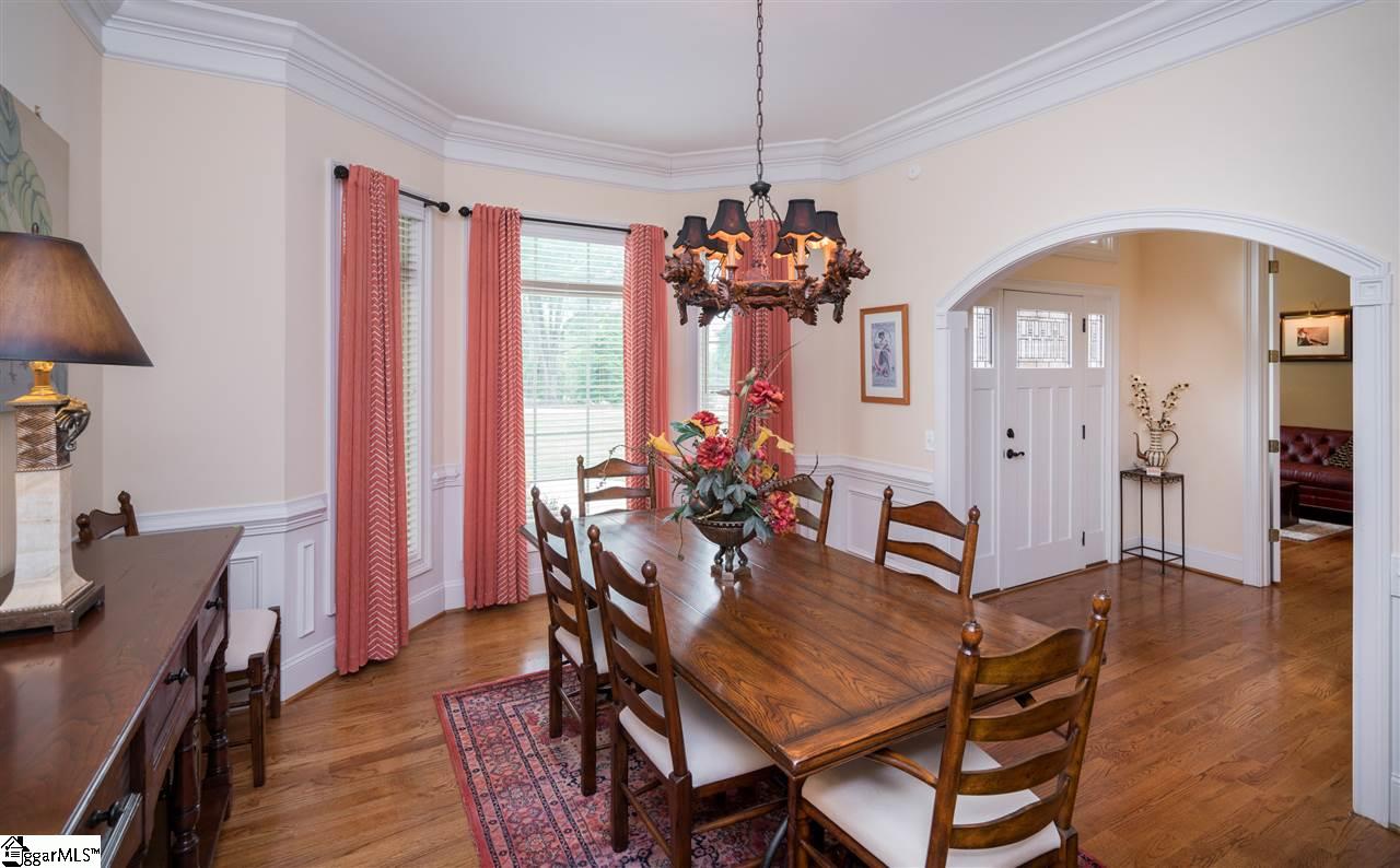 19 West Round Hill Road Greenville, SC 29617 - Photo 2 of 36 Gallery Image 2