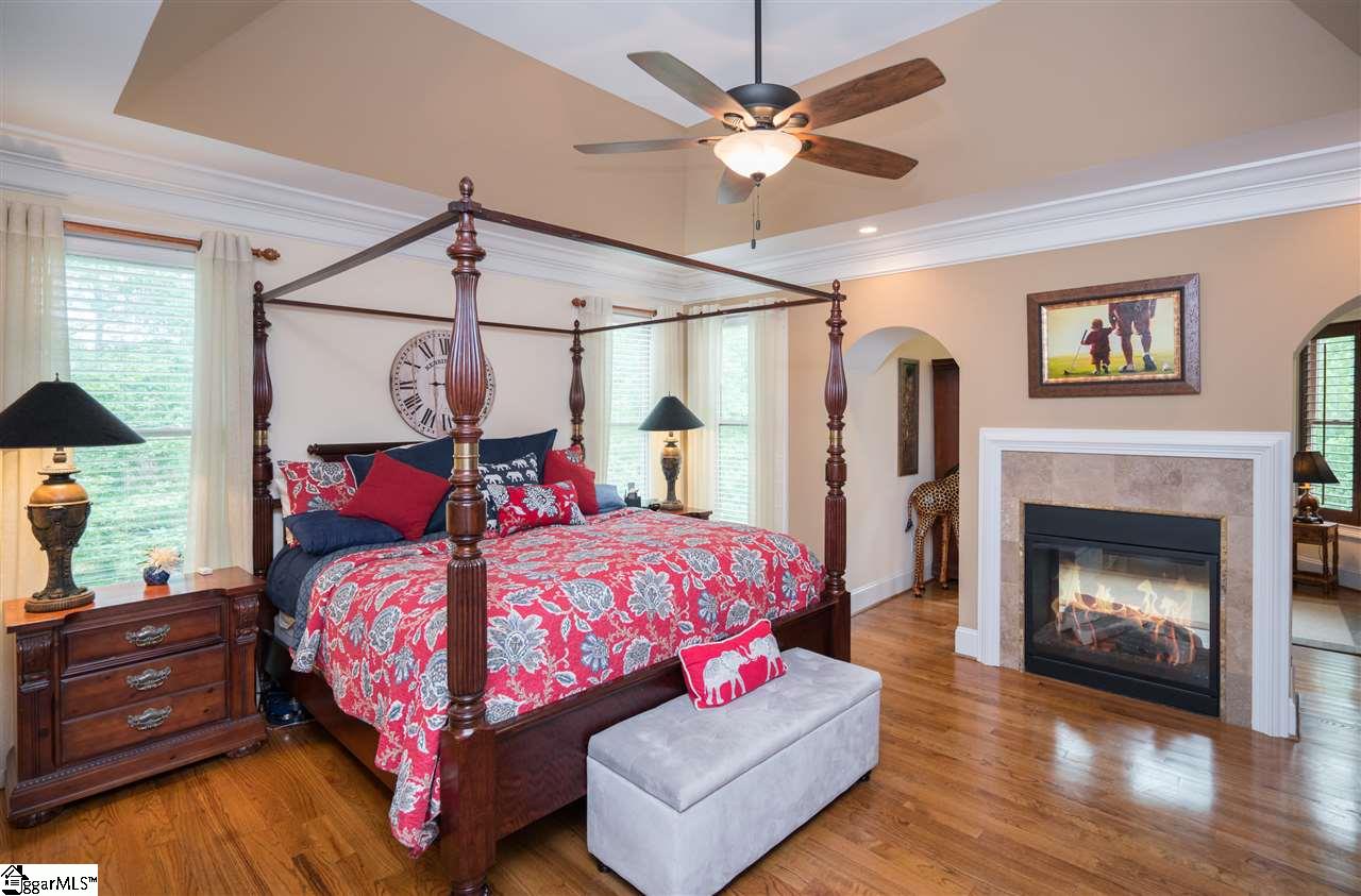 19 West Round Hill Road Greenville, SC 29617 - Photo 11 of 36 Gallery Image 11